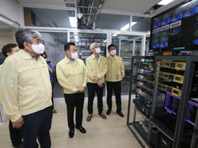 KCC Chairman Han Sang-hyuk  inspects summer disaster preparedness of broadcasting facilities